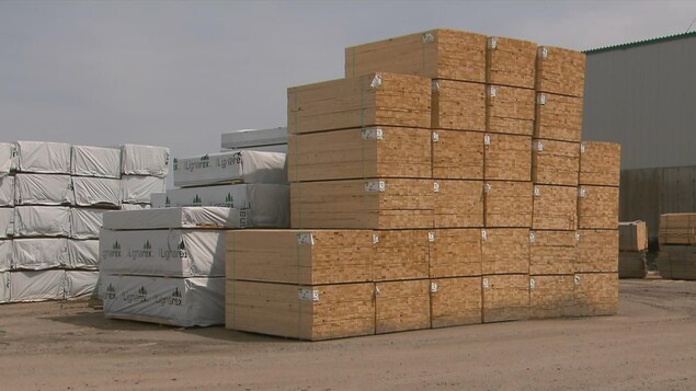 Cour d'une entreprise de bois d'oeuvre de la Beauce