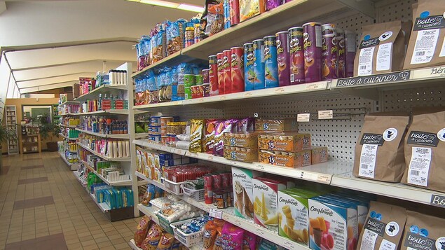 Des produits en vente à l'épicerie La Recette.