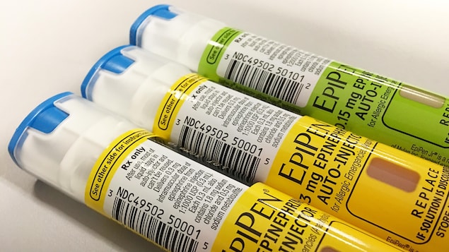 Des tubes d'EpiPen