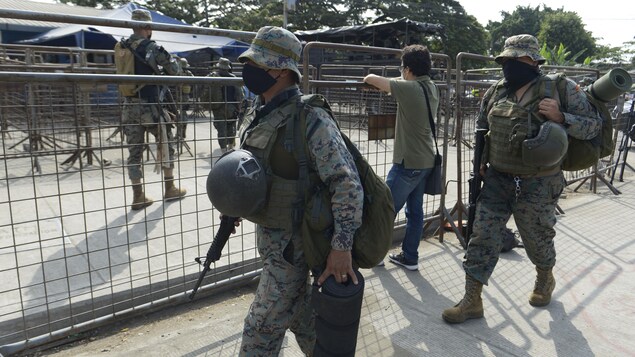 Soldats et policiers reprennent le contrôle de la prison de Guayaquil en Équateur