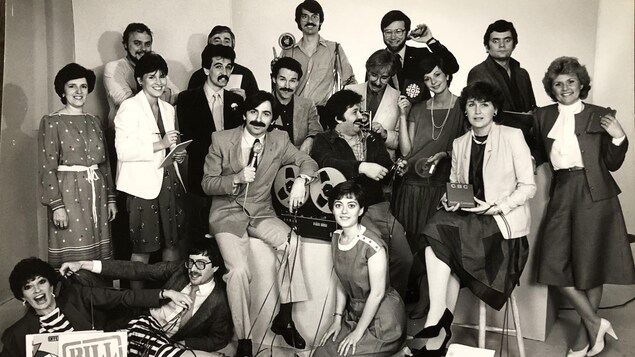 Un groupe d'employés de Radio-Canada à Sudbury au début des années 1980. Un groupe d'employés de Radio-Canada à Sudbury au début des années 1980.