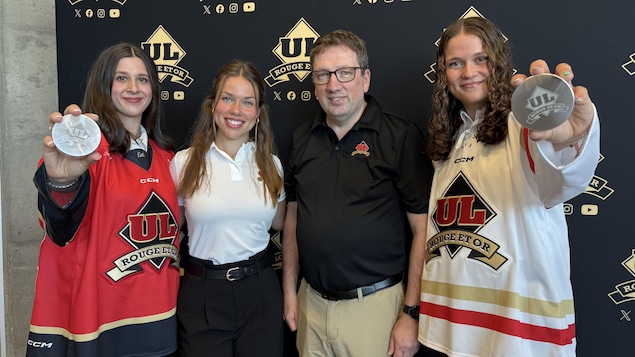 Sandrine Larouche, Eliane Michaud, Pascal Dufresne (entraîneur-chef) et Ericka Gagnon.