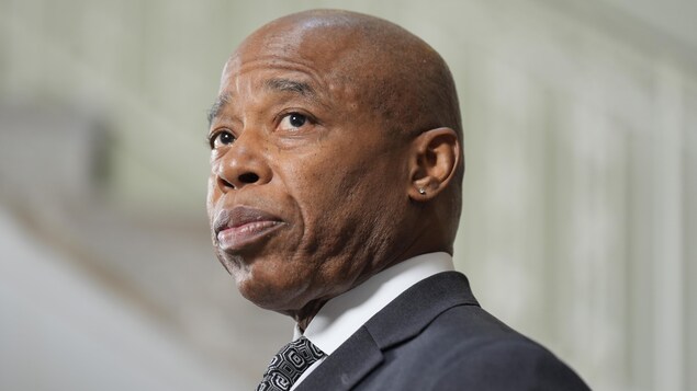 Le maire sortant de New York Eric Adams abandonne la course à sa réélection