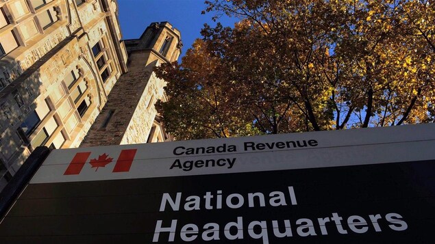 L'édifice du quartier général de l'Agence du revenu du Canada, à Ottawa L'édifice du quartier général de l'Agence du revenu du Canada, à Ottawa
