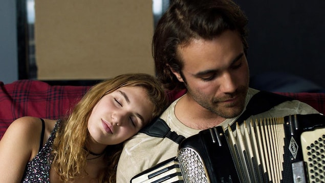 Sophie Nélisse et Jean-Simon Leduc dans le film de Léa Pool « Et au pire, on se mariera » Sophie Nélisse et Jean-Simon Leduc dans le film de Léa Pool « Et au pire, on se mariera »