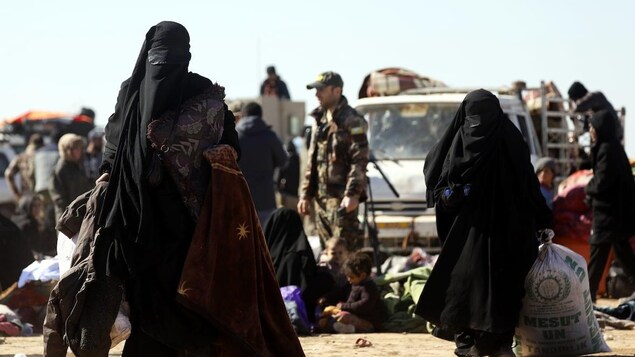 Le conflit entre les Forces démocratiques syriennes et le groupe armé État islamique a poussé les civils à fuir Baghouz.