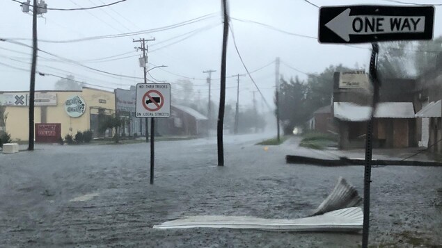 Une rue inondée de Wilmington. Une rue inondée de Wilmington.