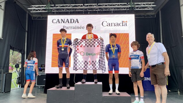 Le maillot brun à Équipe Canada après une étape au Tour de l’Abitibi
