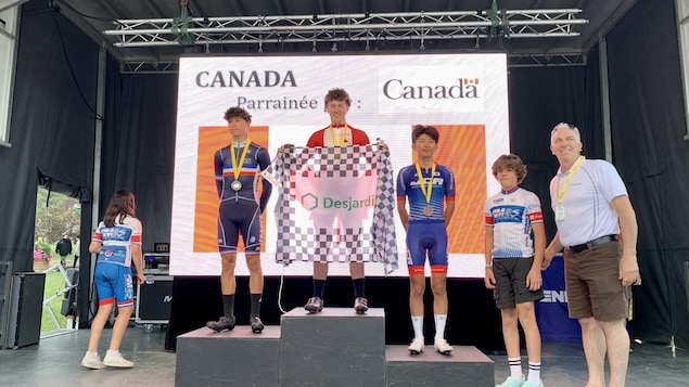 Le maillot brun à Équipe Canada après une étape au Tour de l’Abitibi