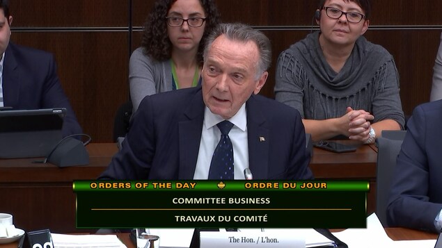 Le député conservateur et porte-parole en matière d'éthique Peter Kent a demandé la tenue d'une réunion du Comité permanent de l'éthique sur les vacances de Justin Trudeau dans l'île privée de l'Aga Khan Le député conservateur et porte-parole en matière d'éthique Peter Kent a demandé la tenue d'une réunion du Comité permanent de l'éthique sur les vacances de Justin Trudeau dans l'île privée de l'Aga Khan
