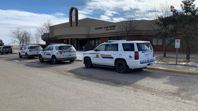 Un homme accusé du meurtre d'une adolescente dans une école de Leduc | Radio-Canada.ca