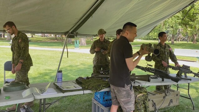 Des soldats préparent leur condition physique au Prairie Challenge 23 à Saskatoon