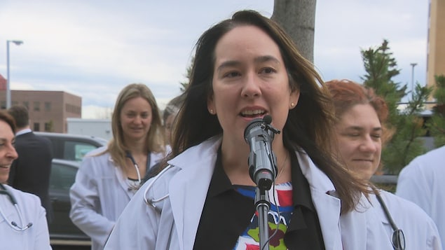 La Dre Gabrielle Gagnon est la parole-parole des médecins favorables à l'implantation d'un campus décentralisé de médecine à Rimouski et dans l'Est-du-Québec La Dre Gabrielle Gagnon est la parole-parole des médecins favorables à l'implantation d'un campus décentralisé de médecine à Rimouski et dans l'Est-du-Québec