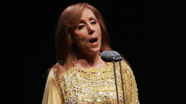 Fairhouz chante aux Émirats arabes unis. Fairhouz chante aux Émirats arabes unis.