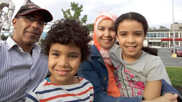 Zakia Khender, Hicham Louridi et leurs enfants, Safaa et Sami Zakia Khender, Hicham Louridi et leurs enfants, Safaa et Sami