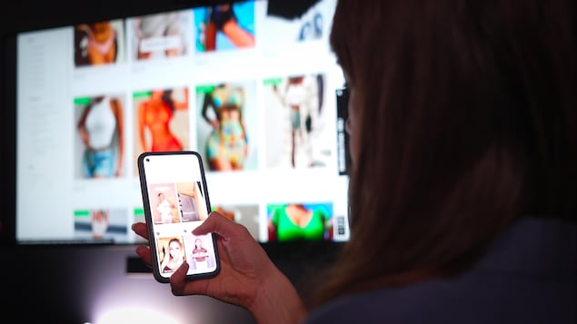 Un téléphone diffuse une vidéo.