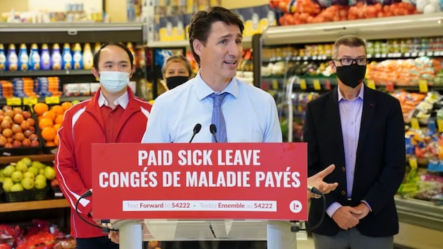 Liberal Leader Justin Trudeau held a campaign event at a grocery store in Winnipeg, Friday, where he said the Conservative Party's opposition to mandatory vaccinations is 'dangerous.' 