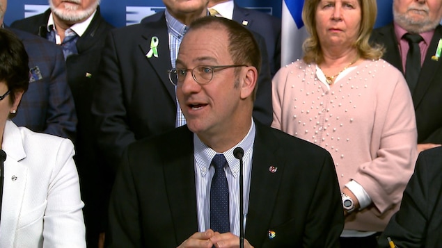 M. Fortier en conférence de presse.