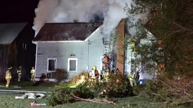 Une maison détruite par un incendie à La Pêche