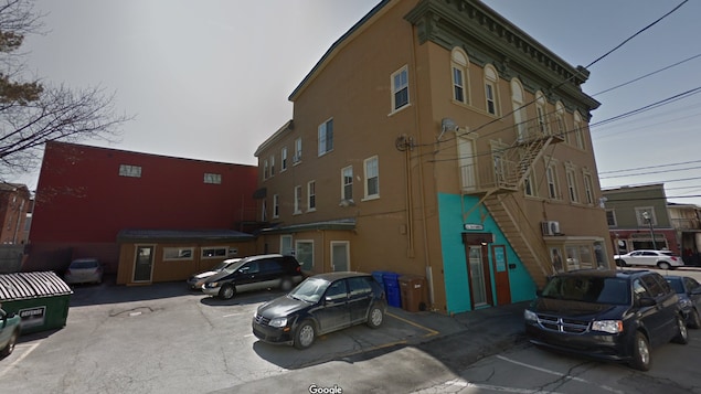 Le bâtiment tel qu'il apparaît sur Google Map. Le bâtiment tel qu'il apparaît sur Google Map.