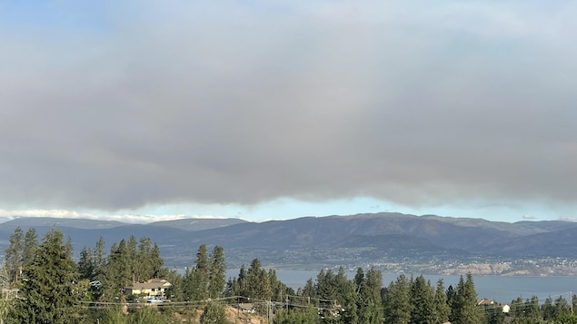 Feux de forêt : des évacuations ordonnées au nord de West Kelowna, des secteurs en alerte