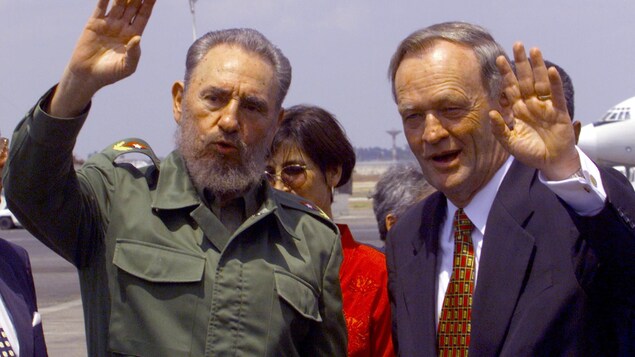 Fidel Castro et Jean Chrétien en 1998. Fidel Castro et Jean Chrétien en 1998.