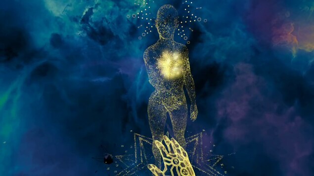 Une silhouette féminine avec un cœur en étoile flotte dans l'espace rempli de nuages colorés. Une main est tendue vers la silhouette. 