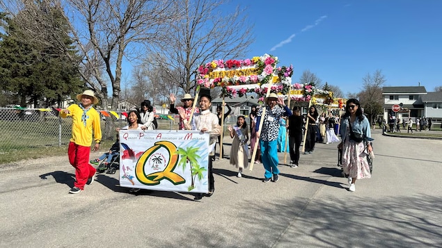Parada para sa Mayflower Festival.