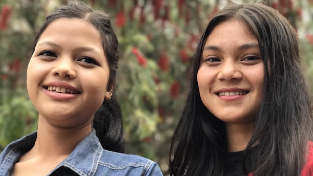 Ces deux adolescentes de Shillong âgées de 18 et 19 ans se sentent en sécurité et respectées par les hommes. Elles se disent fières d'être des filles. 