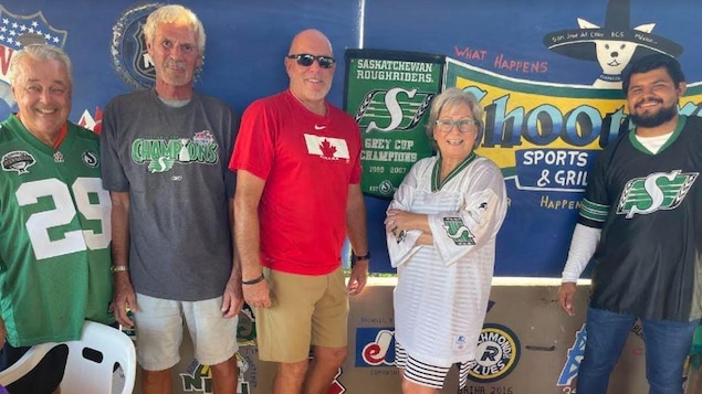 Des supporteurs des Roughriders à Winnipeg pour la finale de l’Ouest