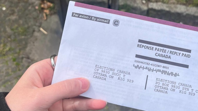 Élections Canada lance une enquête après des problèmes liés aux bulletins spéciaux image