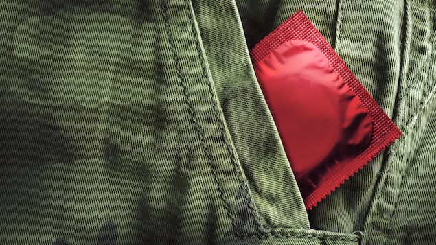 Chlamydia, syphilis, gonorrhée… Le nombre de cas de maladies à déclaration obligatoire, dont les ITSS, a explosé entre 2004 et 2016 chez les jeunes militaires.