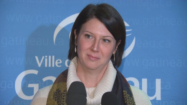 La mairesse de Gatineau, France Bélisle, positive à la COVID-19
