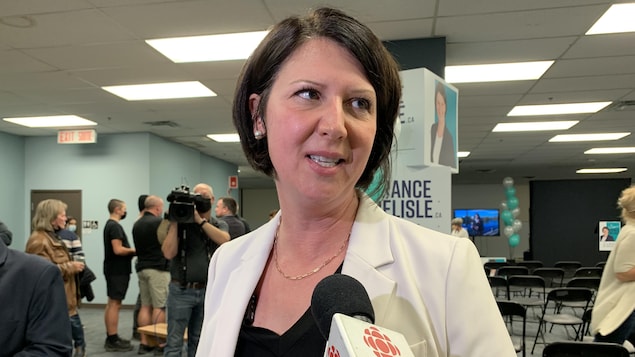 La nouvelle mairesse de Gatineau se met au travail au lendemain de la victoire