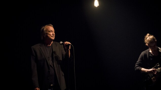 Claude Dubois en concert au théâtre Maisonneuve, lors des FrancoFolies de Montréal, le 16 juin 2017. Claude Dubois en concert au théâtre Maisonneuve, lors des FrancoFolies de Montréal, le 16 juin 2017.