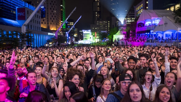 56 % des répondantes à un sondage ont dit avoir été victimes de gestes violents ou à caractère sexuel ou de commentaires offensants dans un festival à Montréal.