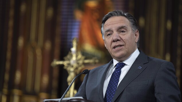 François Legault au micro. François Legault au micro.