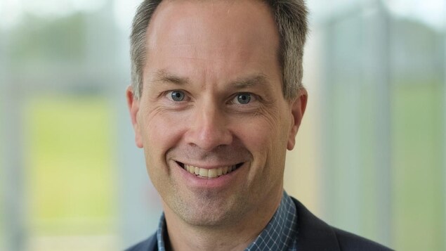 François Michaud, professeur de l'Université de Sherbrooke, dans une photo officielle. François Michaud, professeur de l'Université de Sherbrooke, dans une photo officielle.
