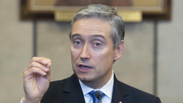 Le ministre Champagne entend renforcer les échanges financiers avec la Chine