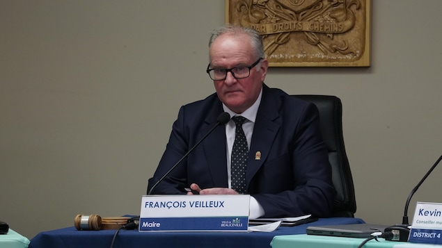 Le conseil municipal de Beauceville demande la démission du maire