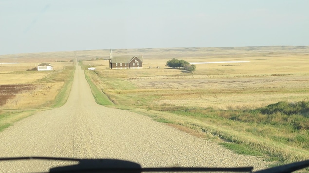 Vue panoramique sur le village abandonné Frenchville, dans le sud-ouest de la Saskatchewan.                      