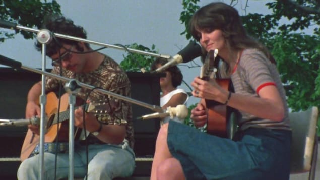 Photo d'archives d'une musicienne dans les années 1970.