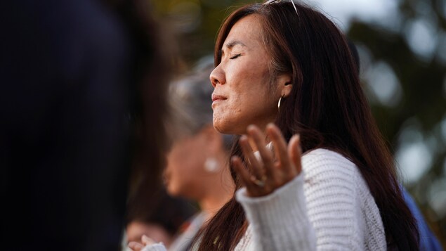 En Californie, les enquêteurs recherchent le motif de la fusillade qui a fait 10 morts