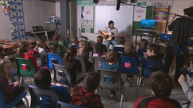 Une prestation de Gab Bouchard accompagnée d’un don d’instruments de 20 000 $