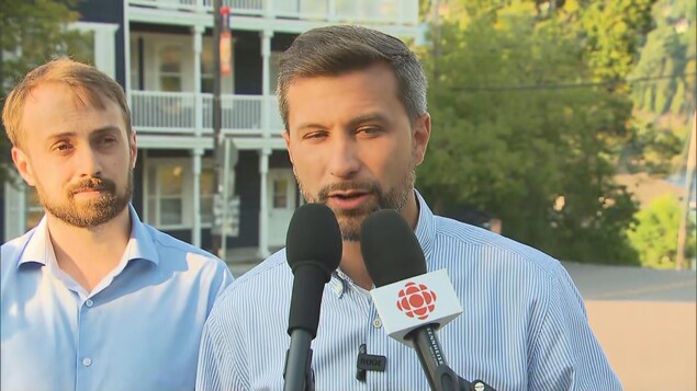 Gabriel Nadeau-Dubois rencontre les électeurs de Saguenay