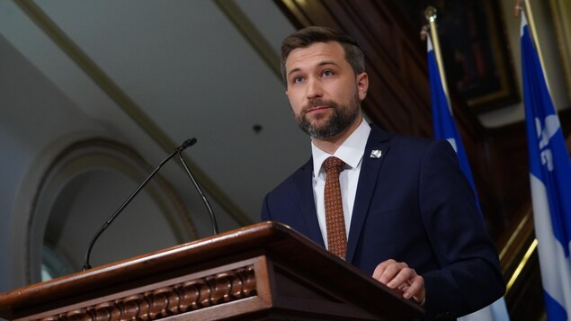 Québec solidaire remanie son cabinet fantôme à l'aube de la rentrée - Vimarsana News