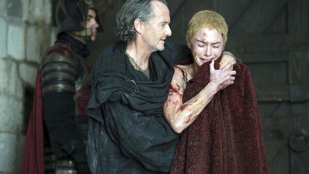 Anton Lesser (Qyburn) et Lena Headey (Cersei Lannister) dans « Game of Thrones » Anton Lesser (Qyburn) et Lena Headey (Cersei Lannister) dans « Game of Thrones »