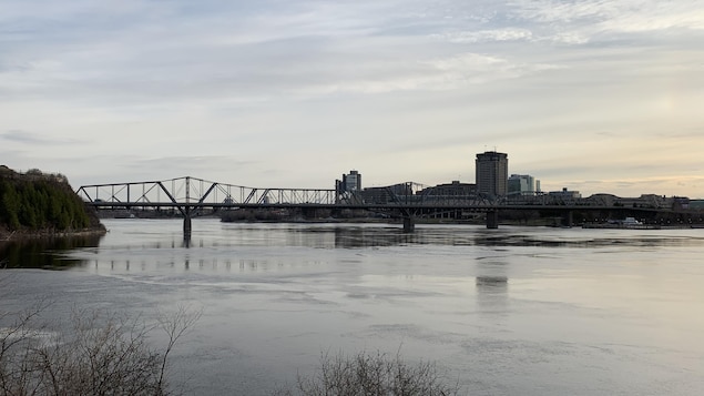 Le centre-ville de Gatineau, vu du parc Rockcliffe, à Ottawa.