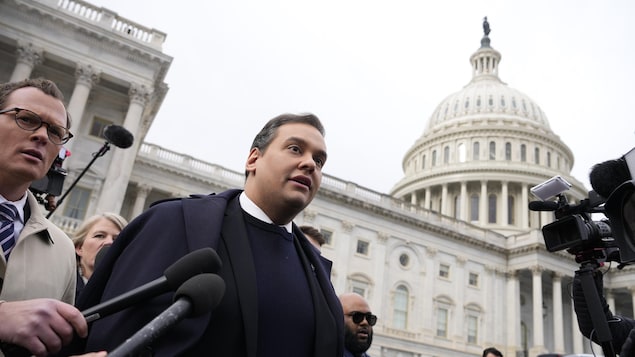 La peine de l’ex-élu républicain George Santos commuée par Donald Trump