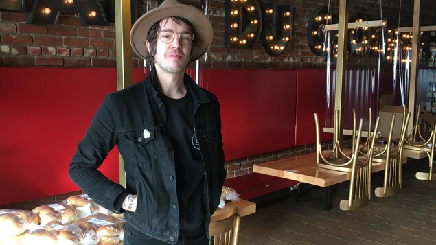Le gérant du Café du Clocher, Samuel Gingras.